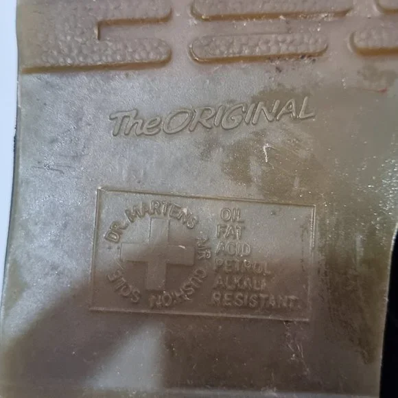 Doc Martens Ladies Black Boots Size UK 6 AUS 8 10 Hole Leather Great Condition - Picture 9 of 9